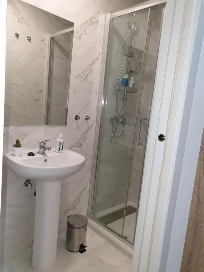 Norte Oviedo Rooms מדריד מראה חיצוני תמונה